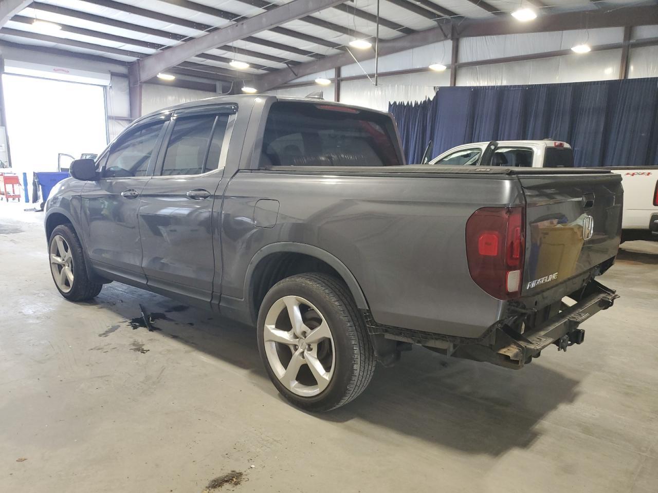 2017 HONDA RIDGELINE - Image 2