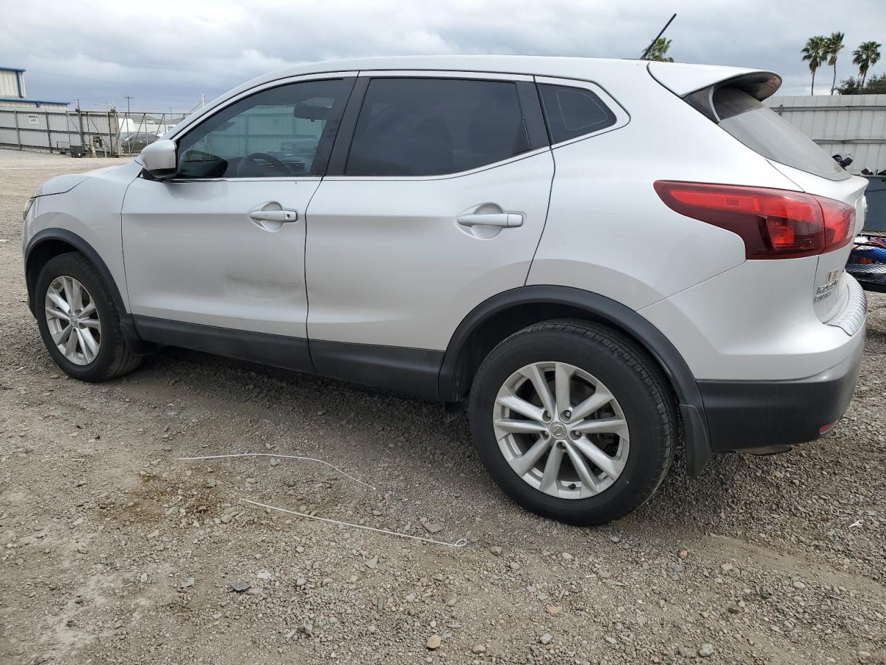 2017 NISSAN ROGUE SPOR - Фото 2