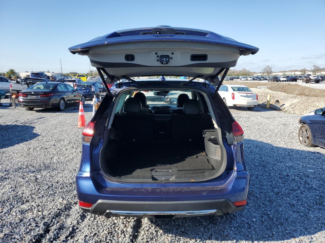 2018 NISSAN ROGUE S - Image 6