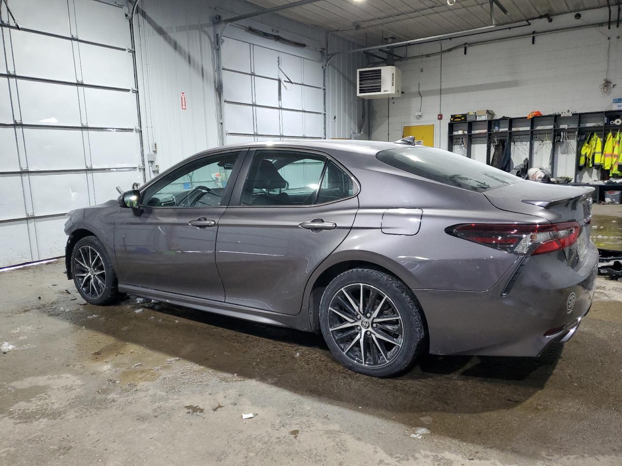 2021 TOYOTA CAMRY SE - Image 2