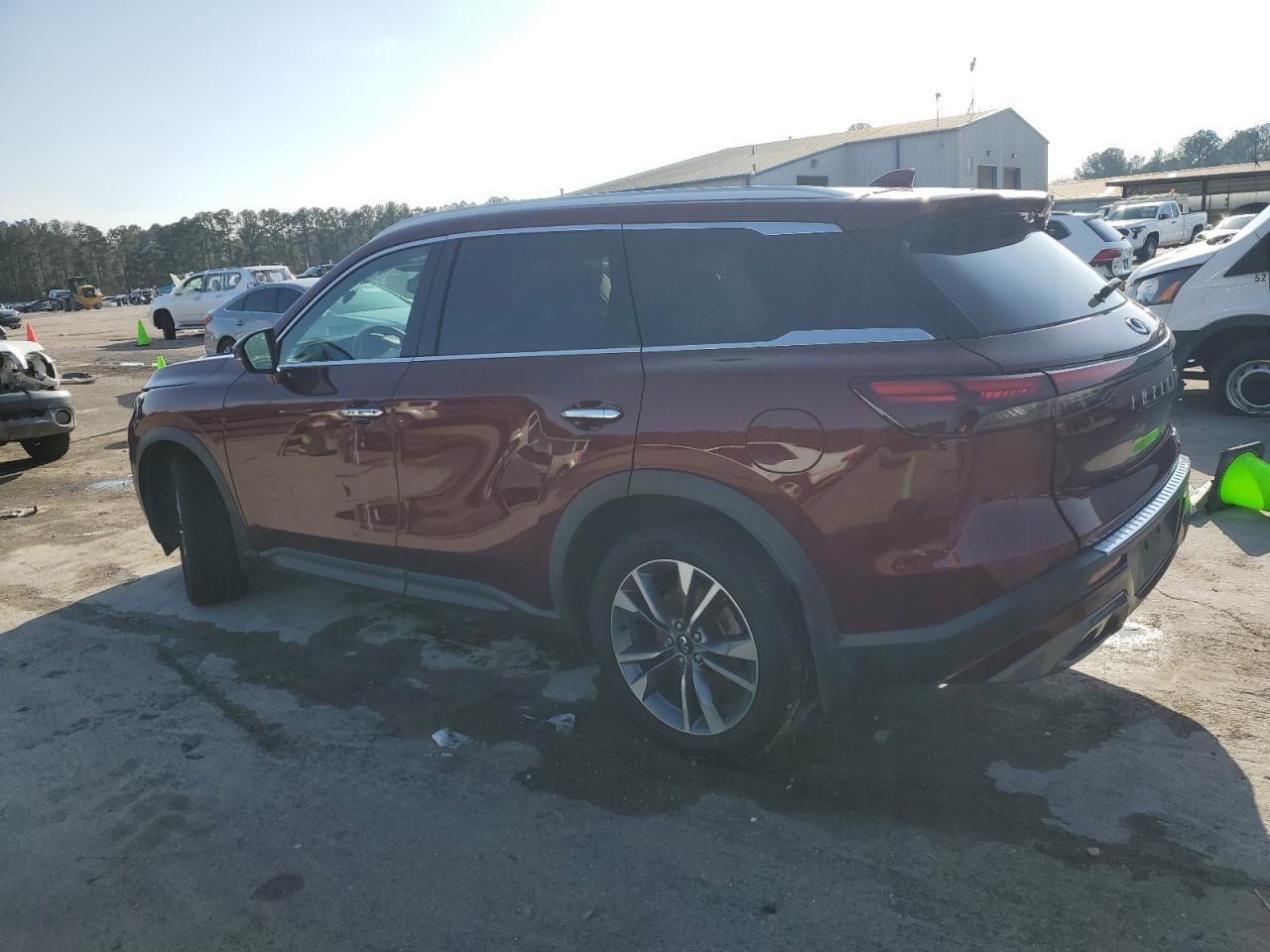 2022 INFINITI QX60 LUXE - Image 2
