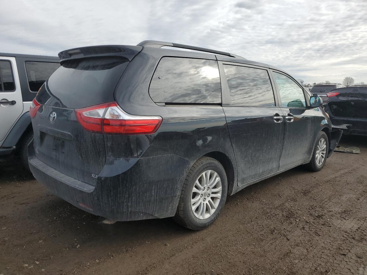2015 TOYOTA SIENNA XLE - Фото 3