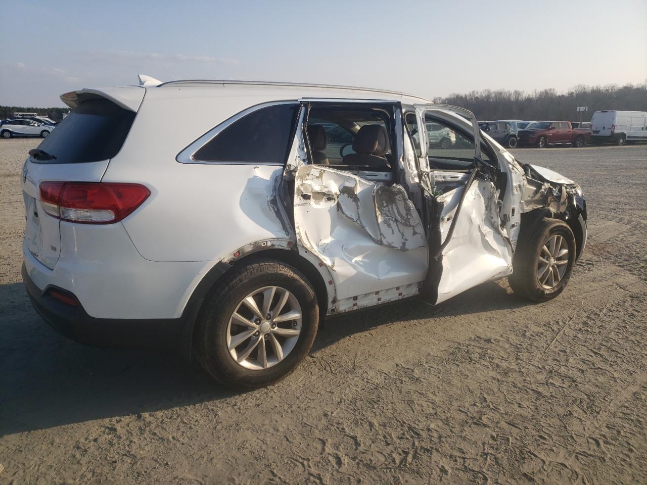 2016 KIA SORENTO LX - Image 3