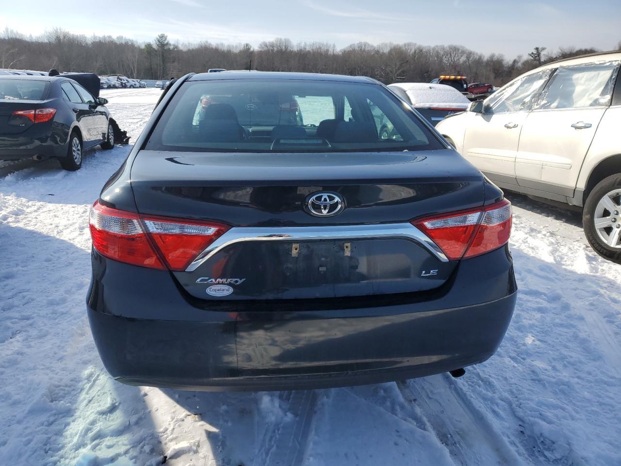 2017 TOYOTA CAMRY LE - Фото 6