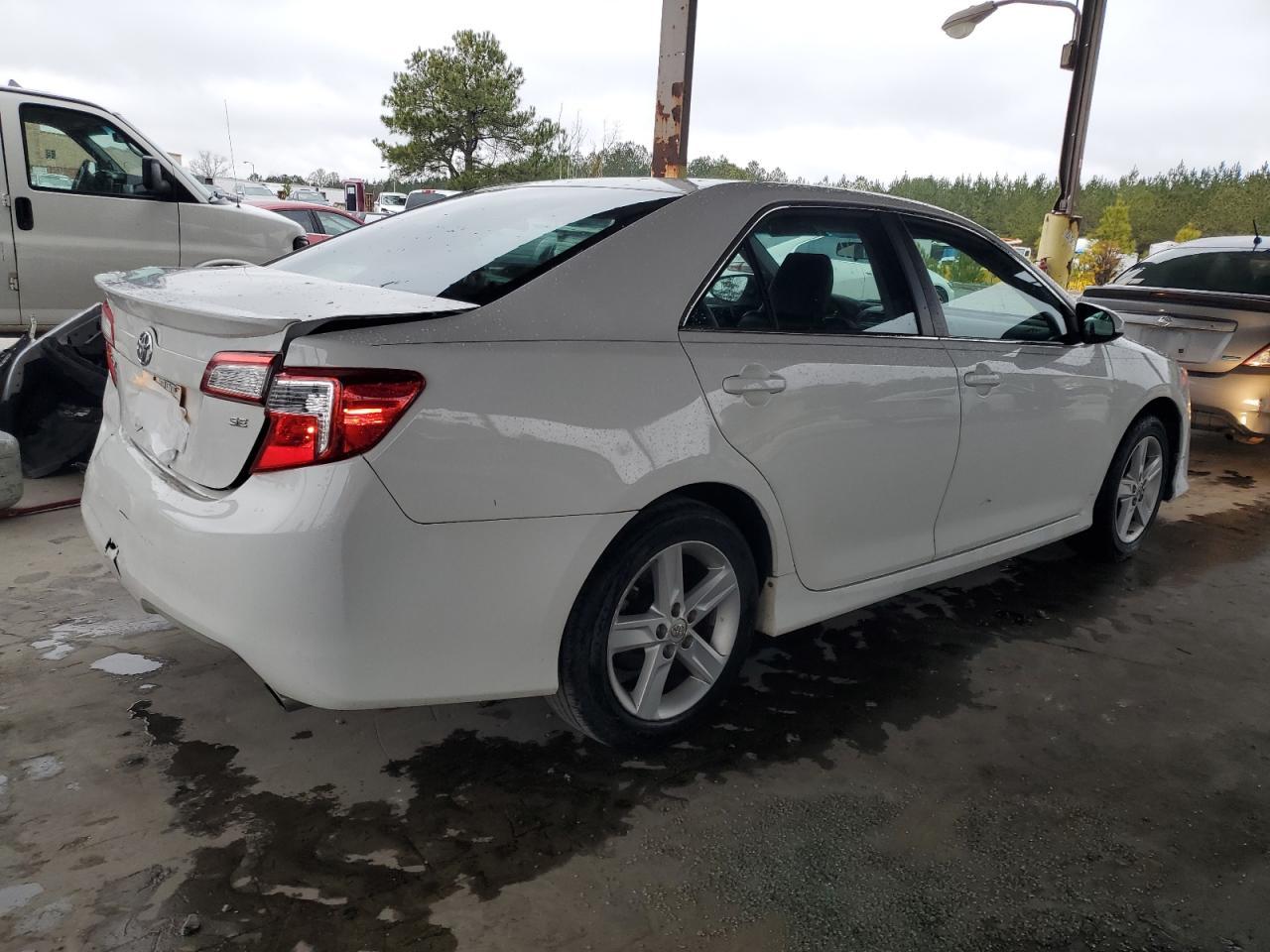 2014 TOYOTA CAMRY L - Image 3