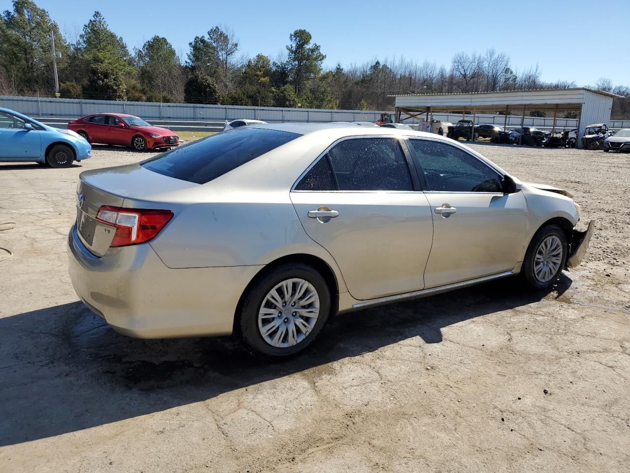 2013 TOYOTA CAMRY L - Фото 3