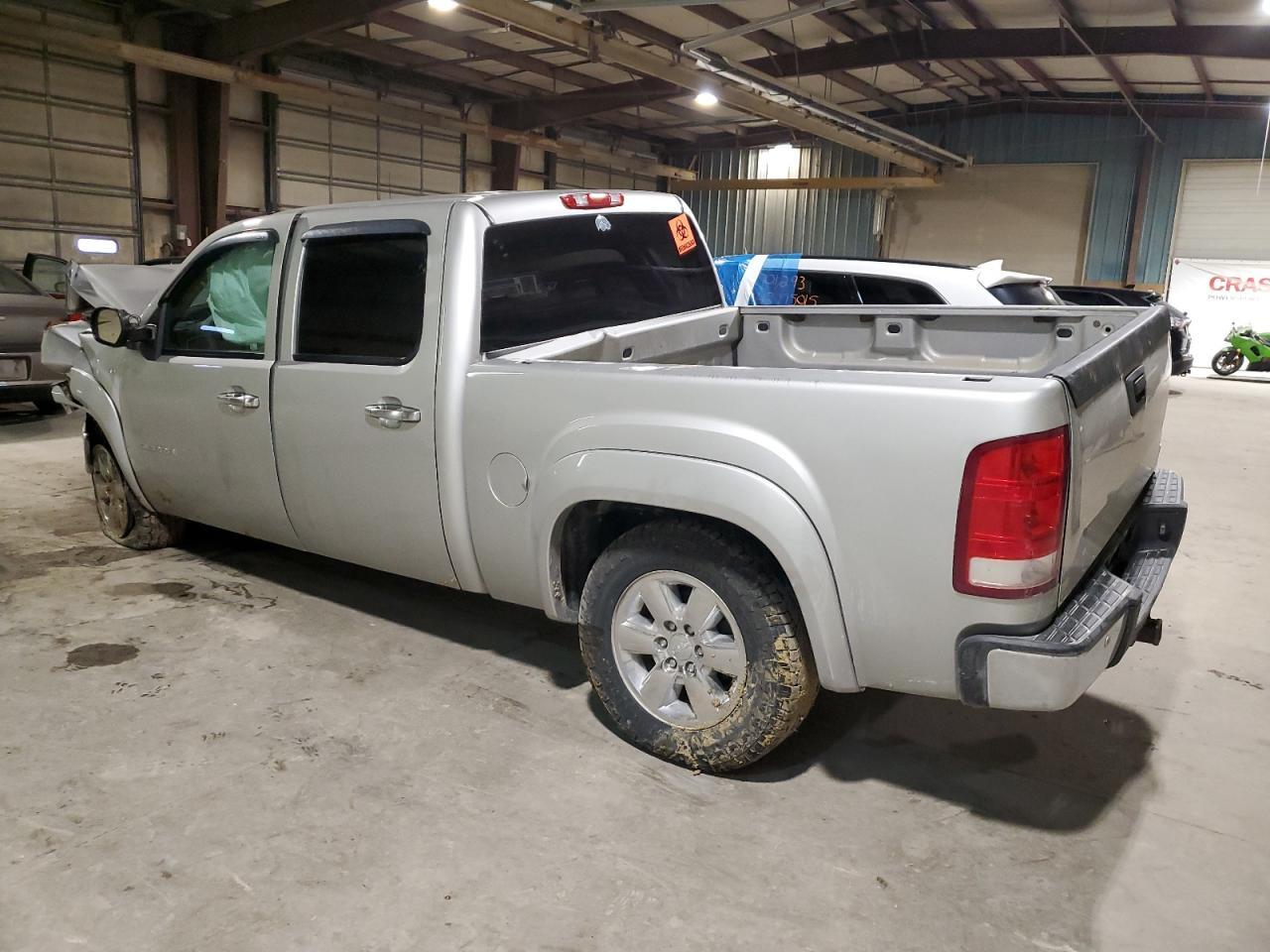 2011 GMC SIERRA K15 - Фото 2