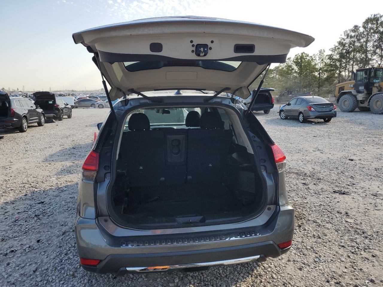 2017 NISSAN ROGUE S - Image 6