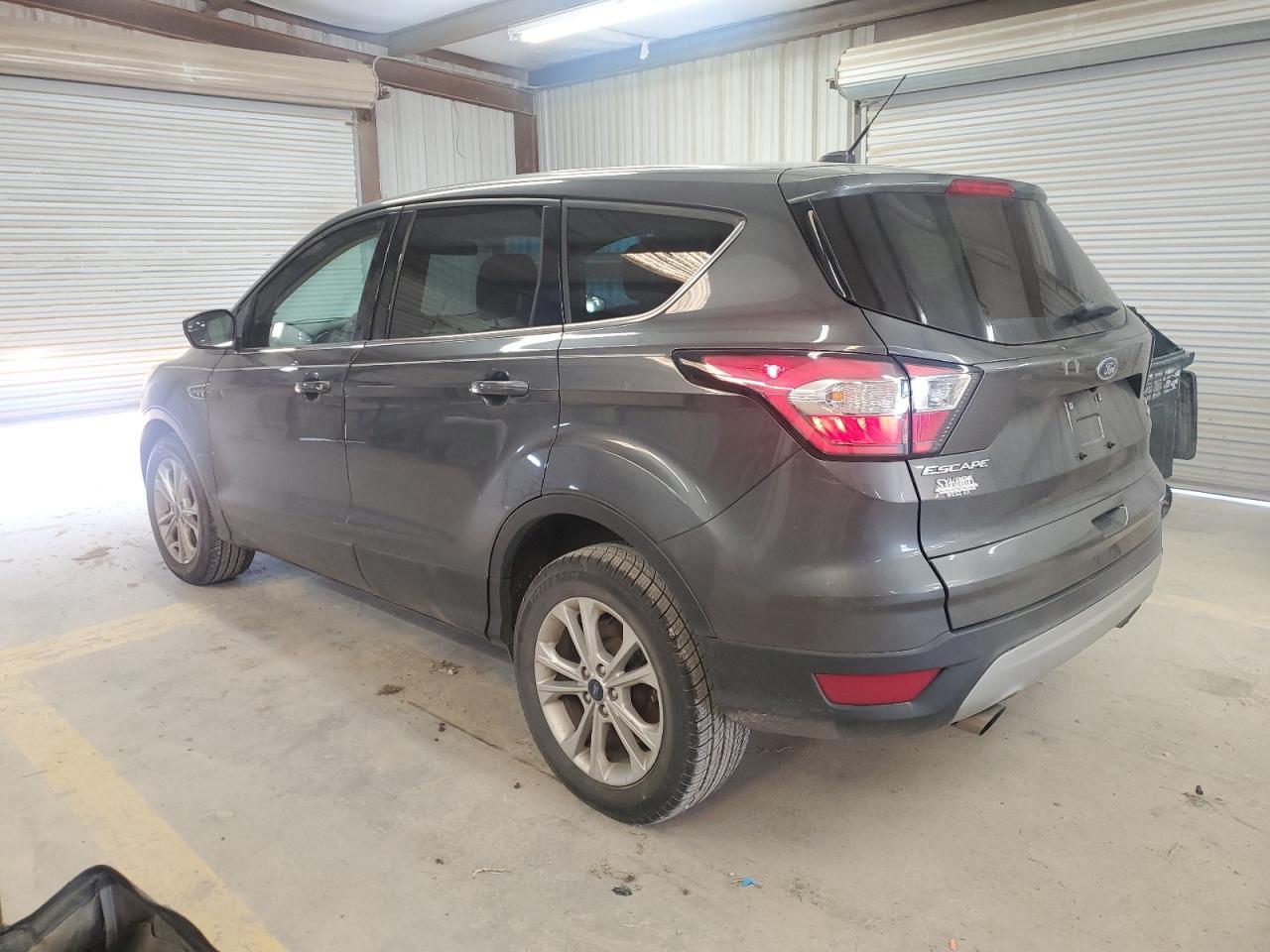 2017 FORD ESCAPE SE - Image 2