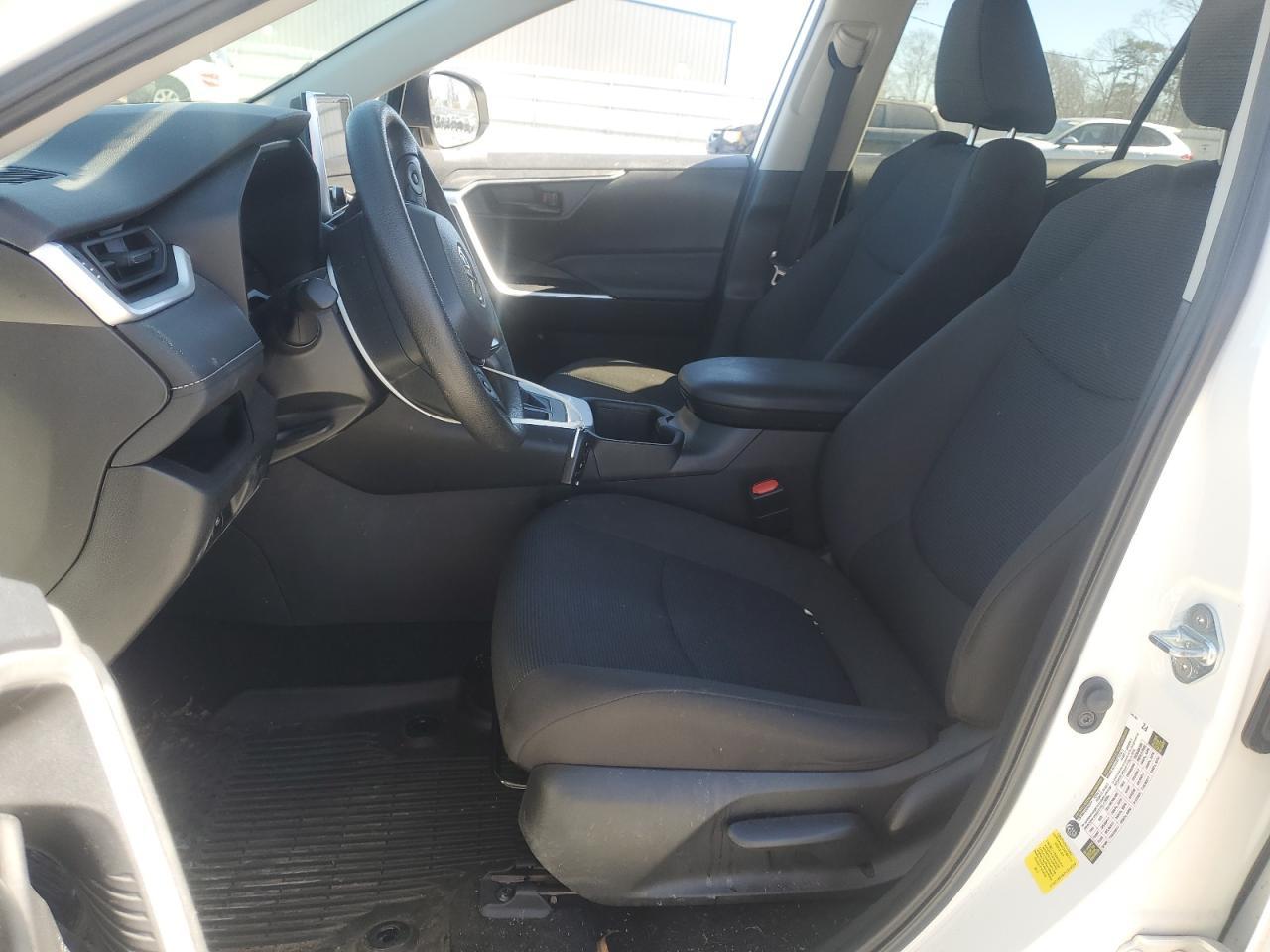 2023 TOYOTA RAV4 LE - Фото 7