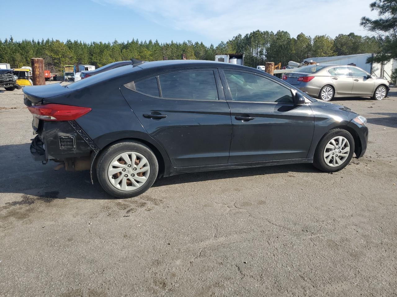 2017 HYUNDAI ELANTRA SE - Фото 3