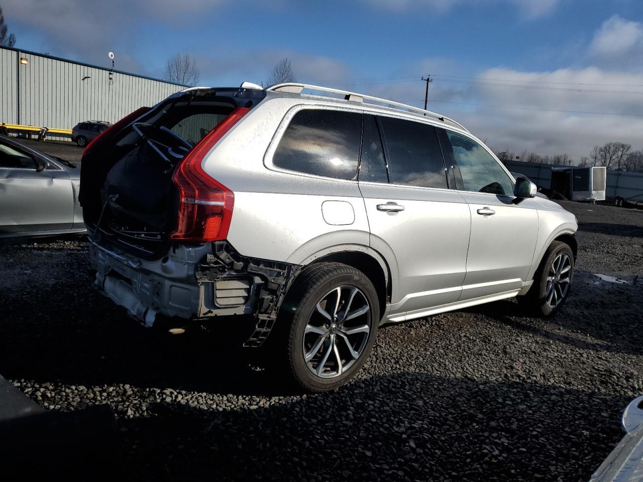 2016 VOLVO XC90 T6 - Фото 3