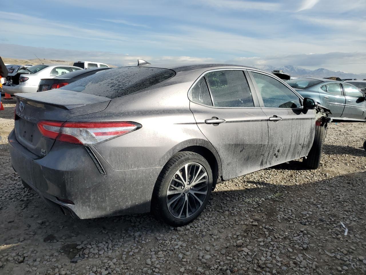 2020 TOYOTA CAMRY SE - Image 3