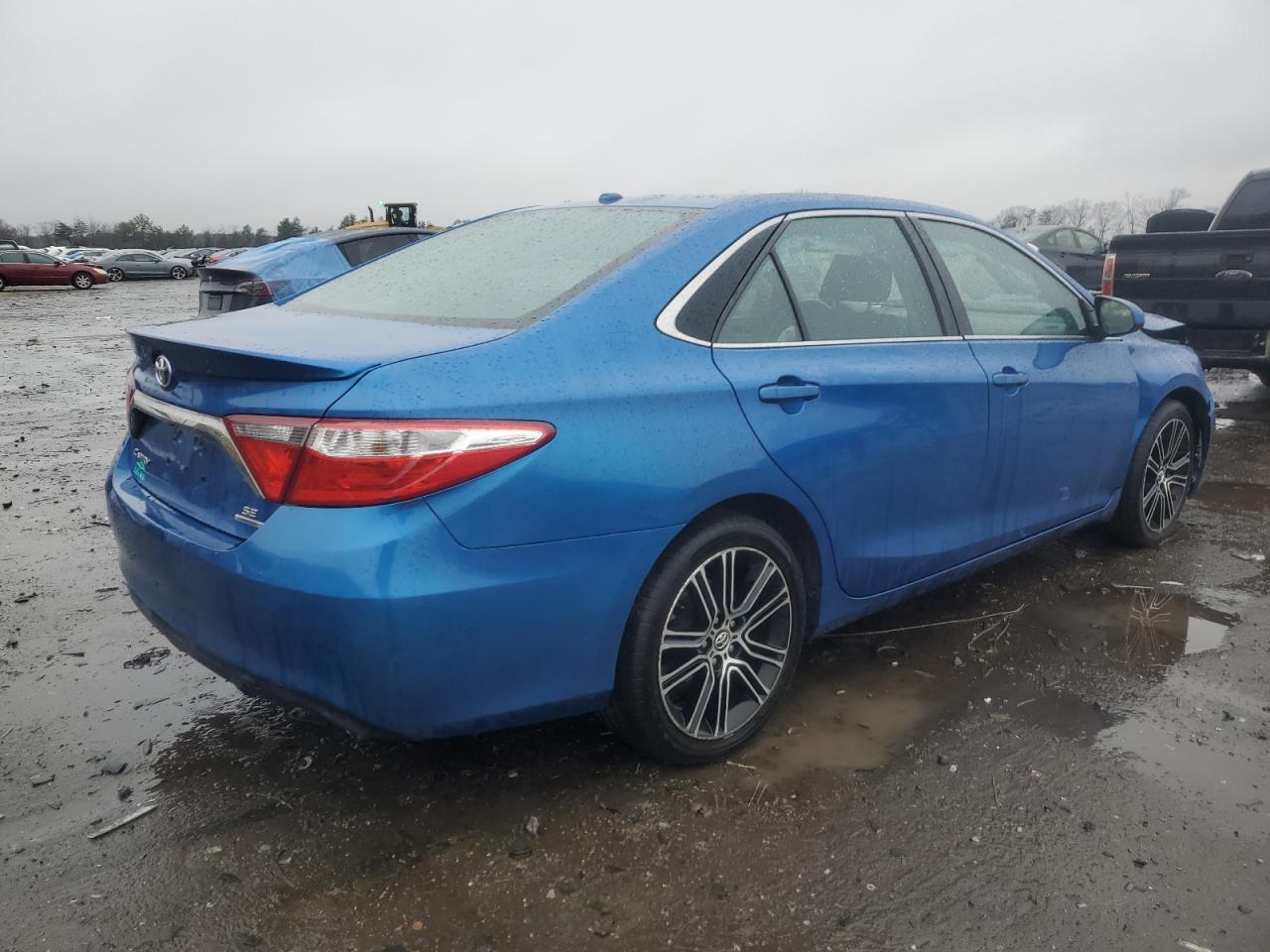 2016 TOYOTA CAMRY LE - Image 3
