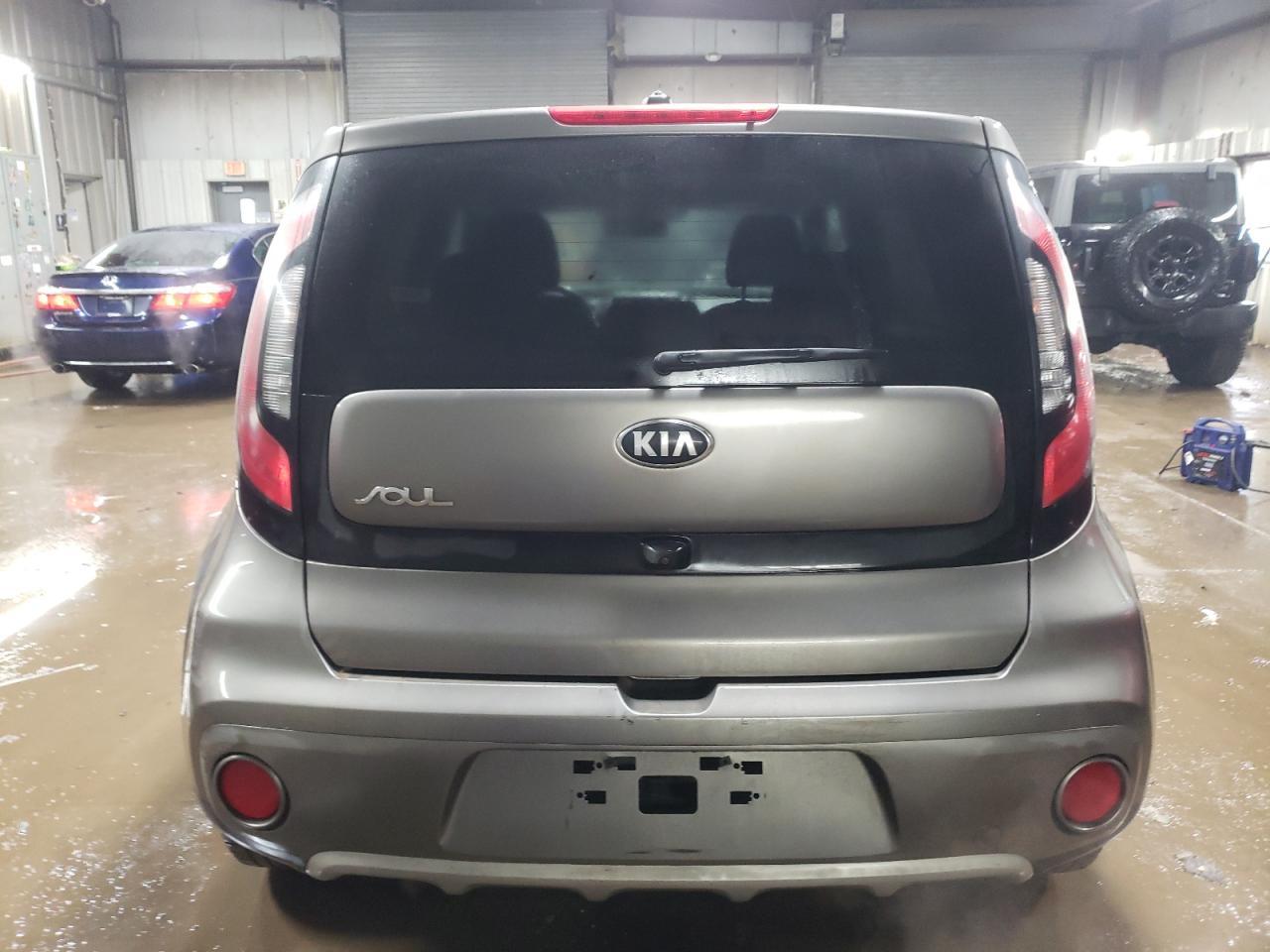 2019 KIA SOUL + - Image 6