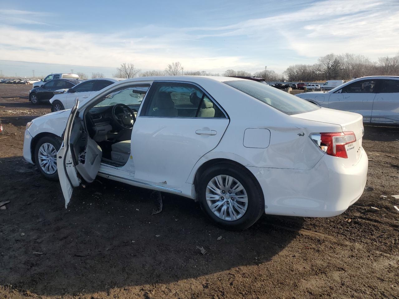 2014 TOYOTA CAMRY L - Image 2