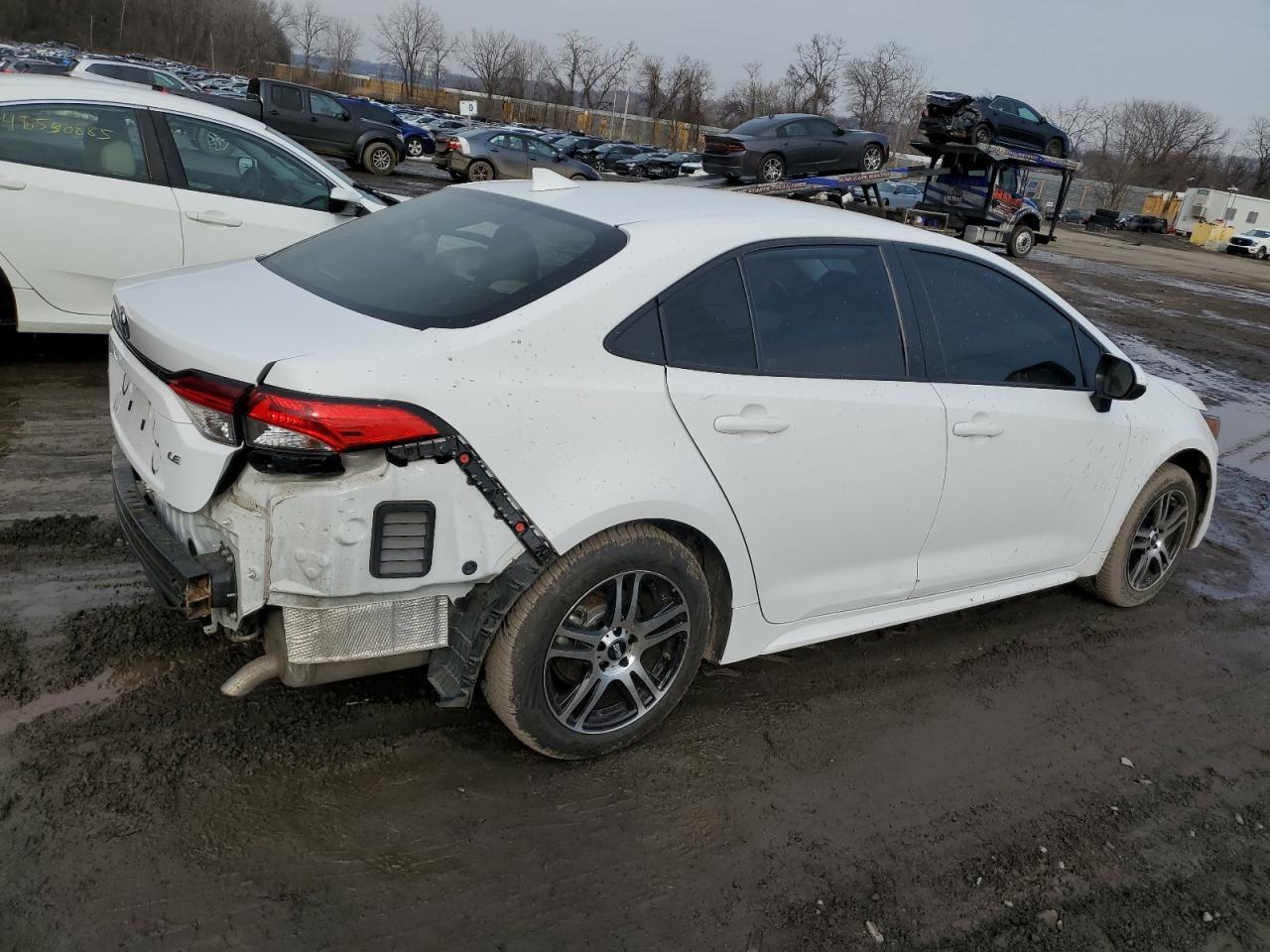 2021 TOYOTA COROLLA LE - Фото 3