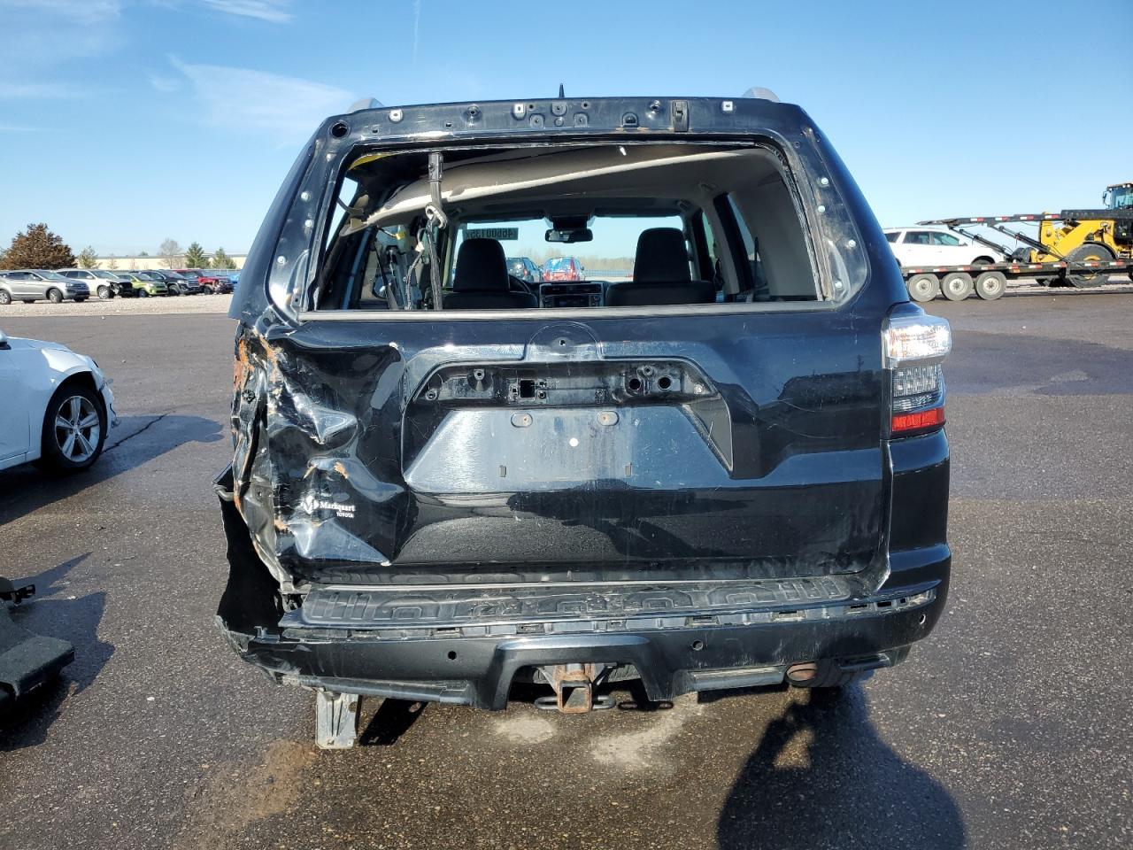 2017 TOYOTA 4RUNNER SR - Фото 6