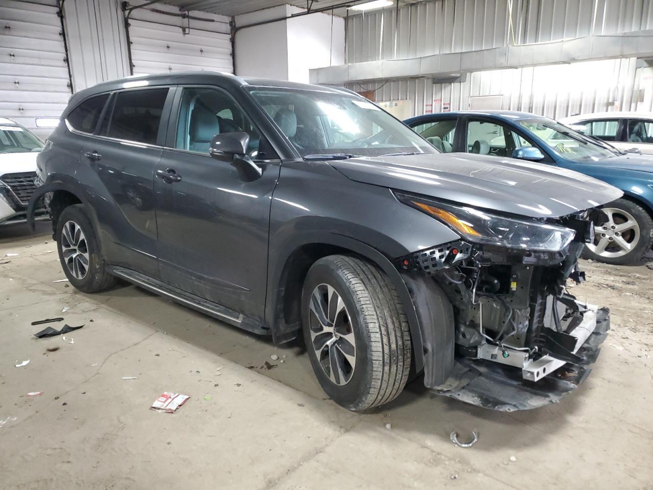 2024 TOYOTA HIGHLANDER - Image 4