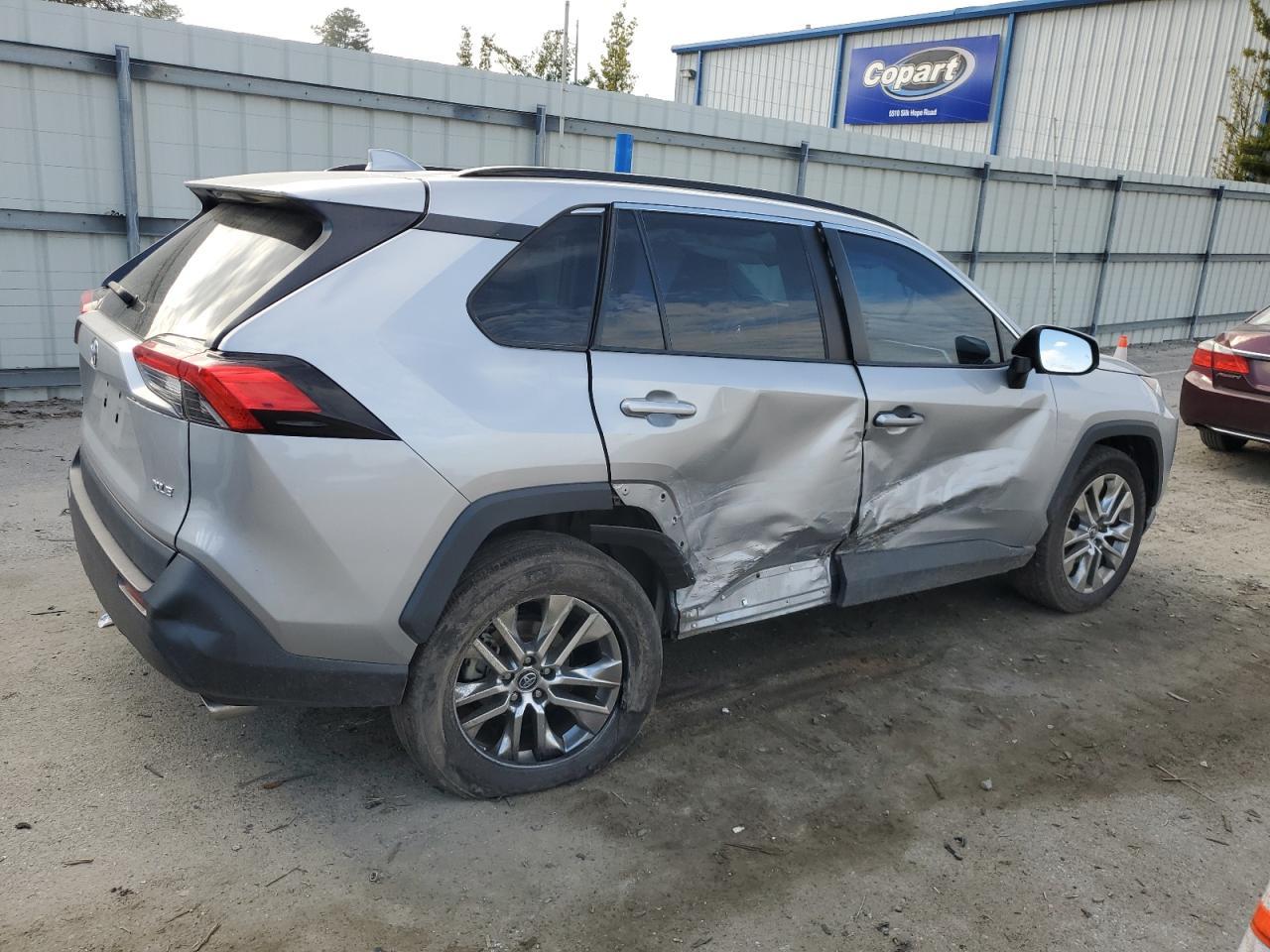 2020 TOYOTA RAV4 XLE P - Image 3