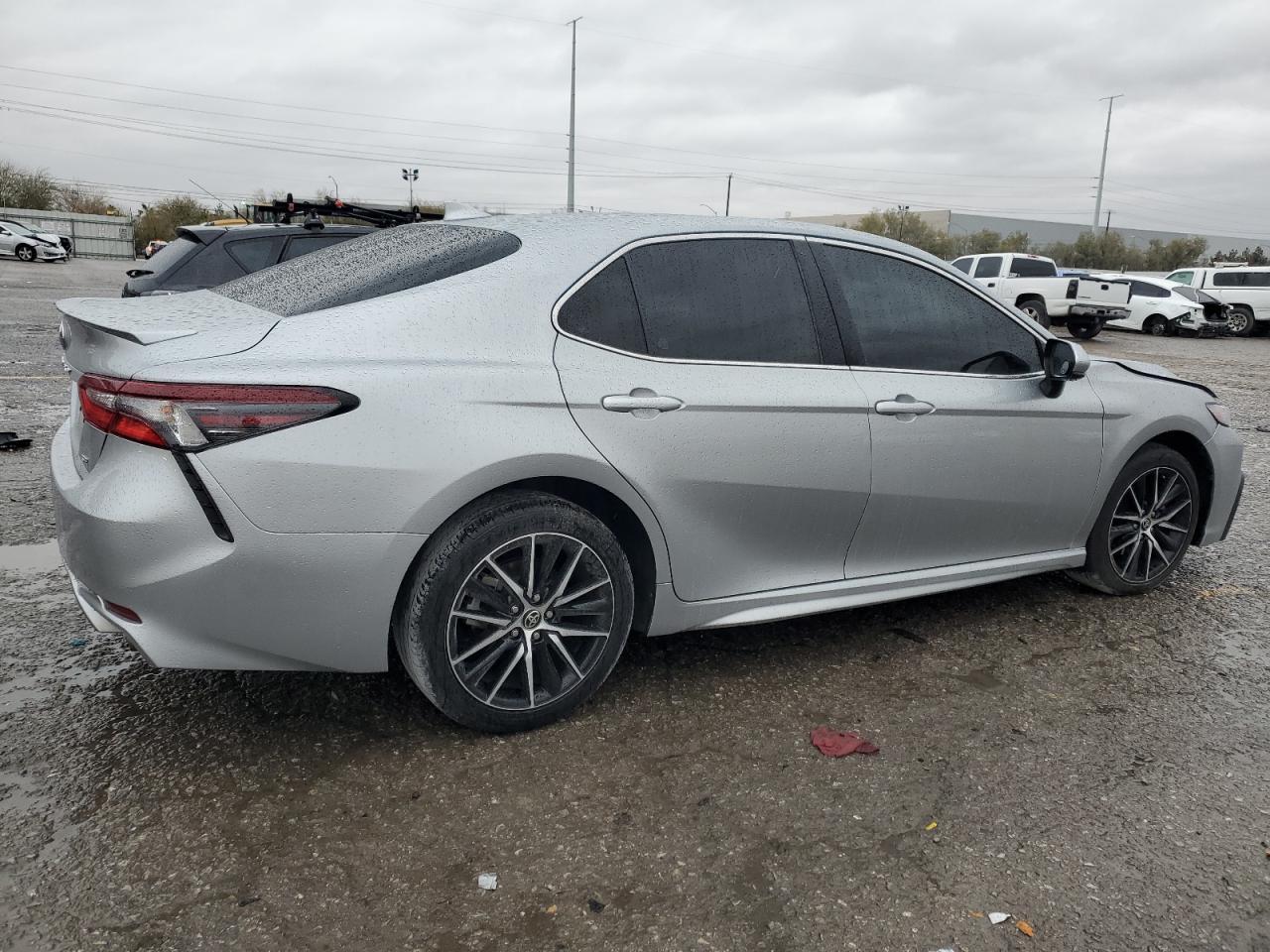 2021 TOYOTA CAMRY SE - Фото 3