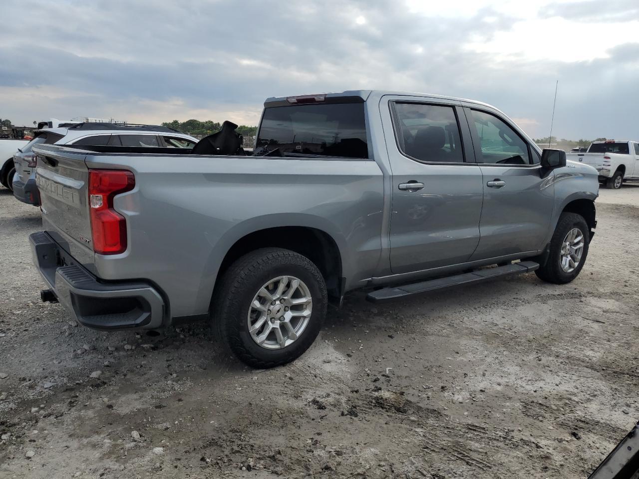 2024 CHEVROLET SILVERADO - Image 3