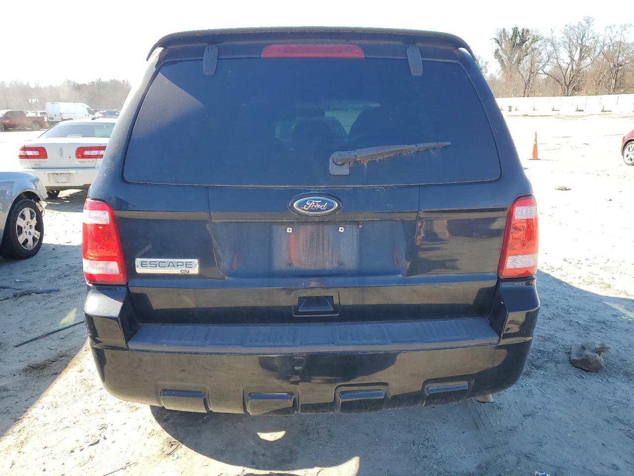 2010 FORD ESCAPE XLT - Image 6
