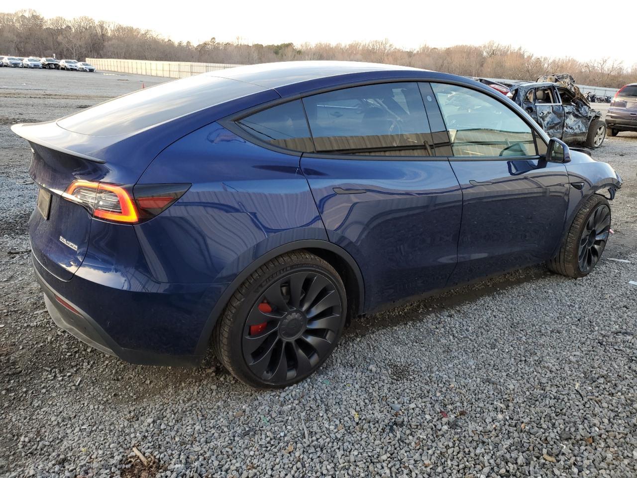 2023 TESLA MODEL Y - Фото 3