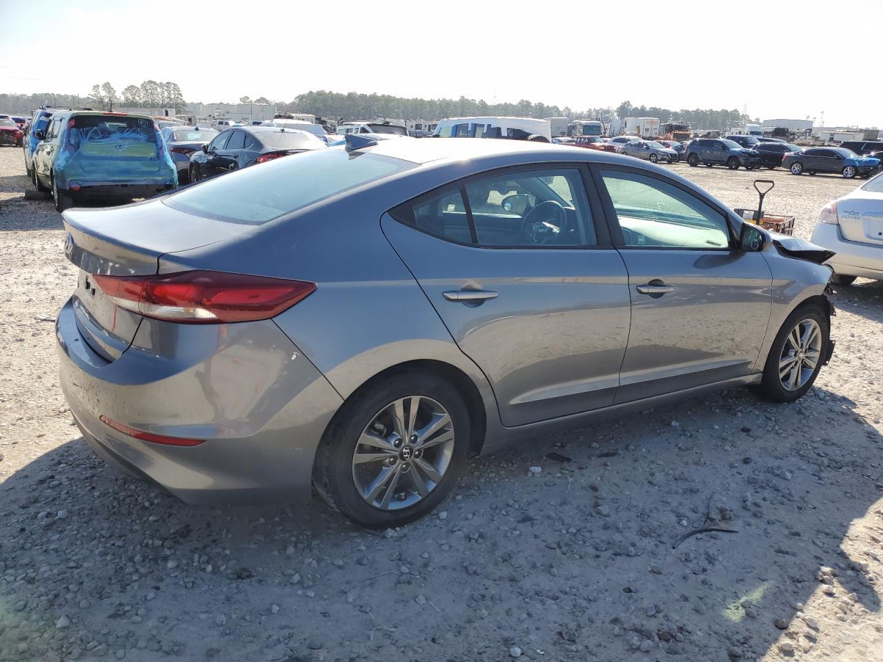2018 HYUNDAI ELANTRA SE - Фото 3
