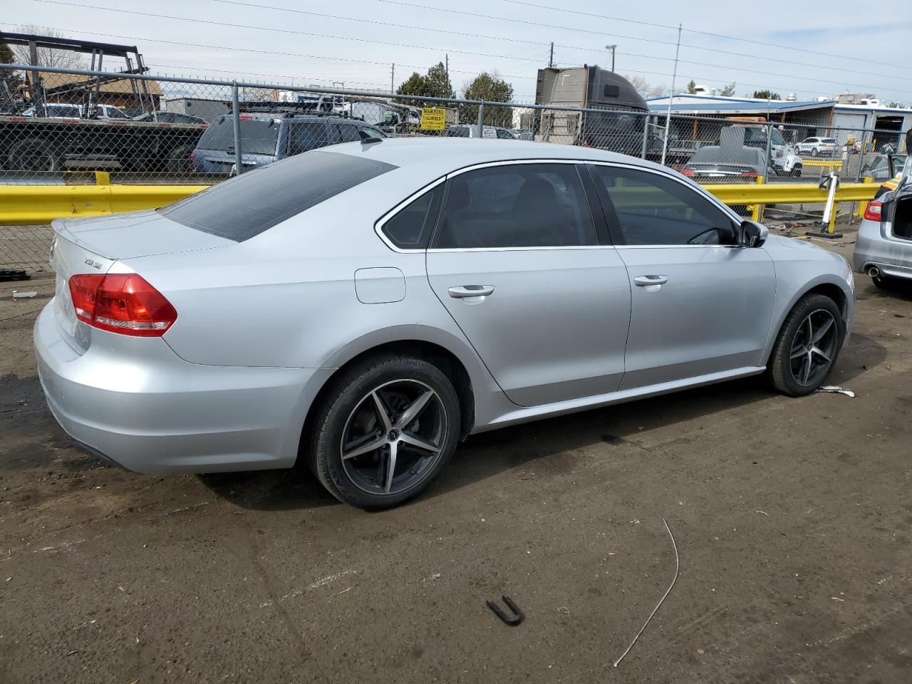 2014 VOLKSWAGEN PASSAT SE - Фото 3