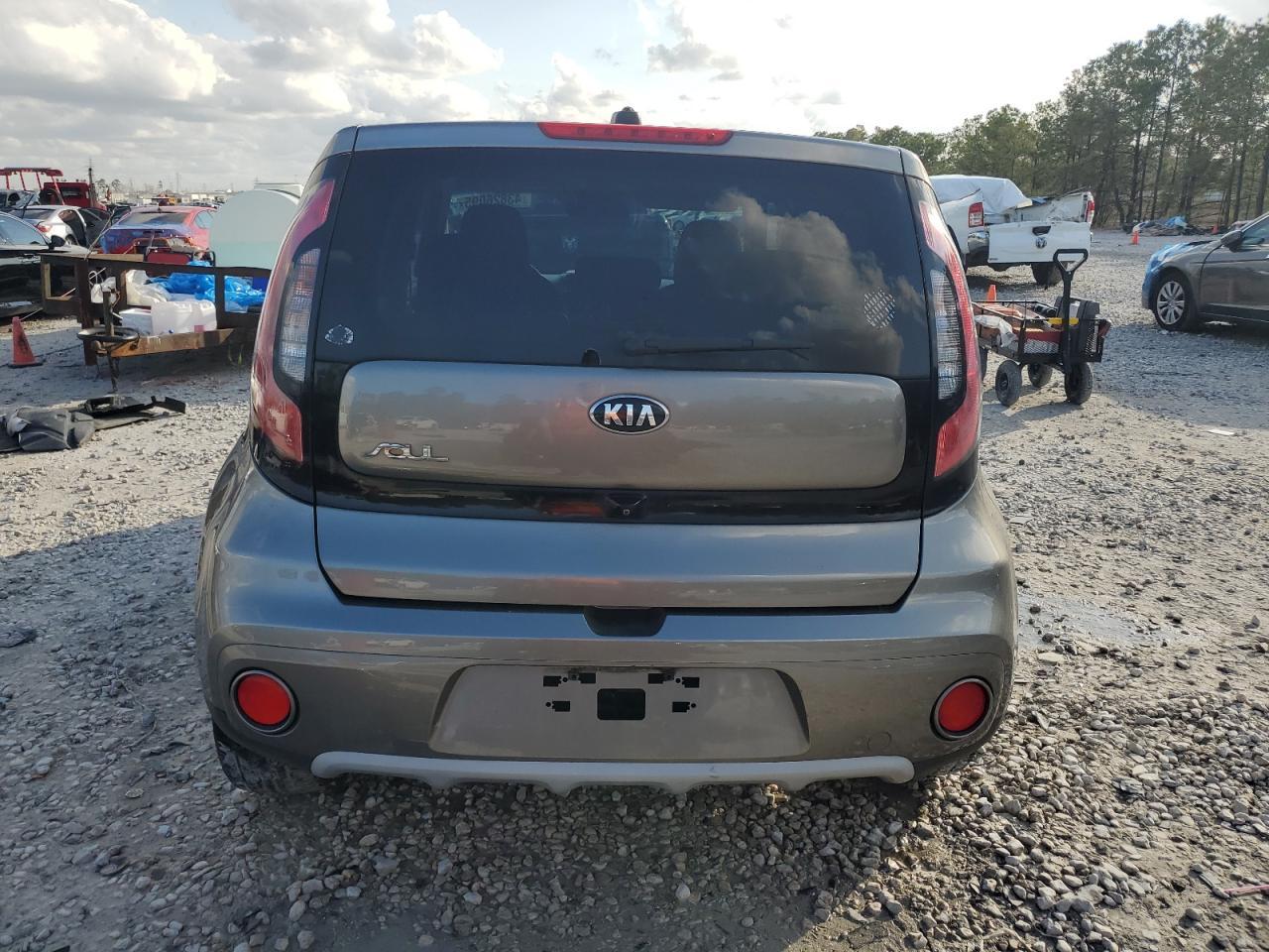 2019 KIA SOUL + - Image 6