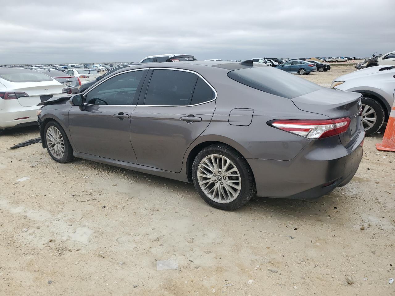 2018 TOYOTA CAMRY XSE - Image 2
