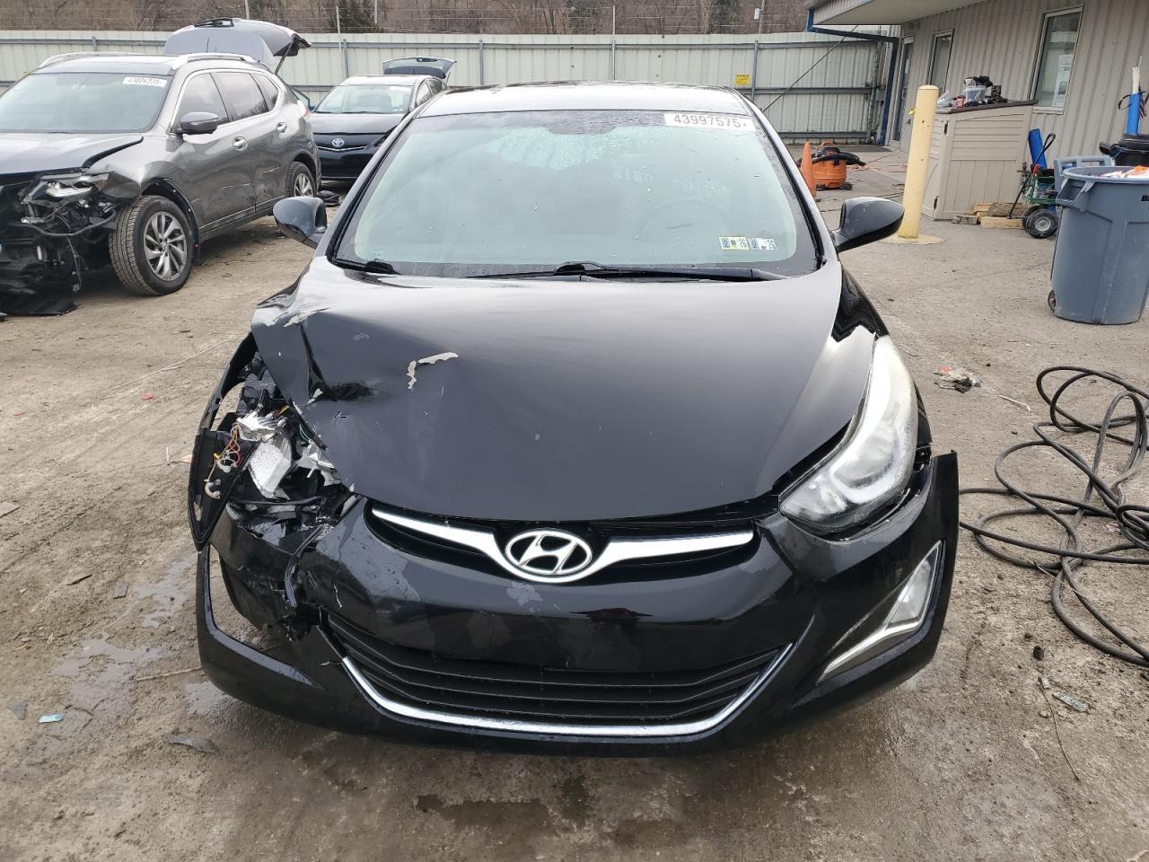 2015 HYUNDAI ELANTRA SE - Фото 5