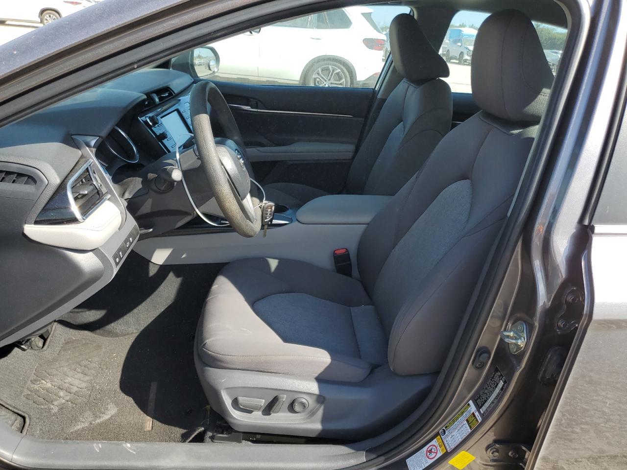 2018 TOYOTA CAMRY L - Фото 7