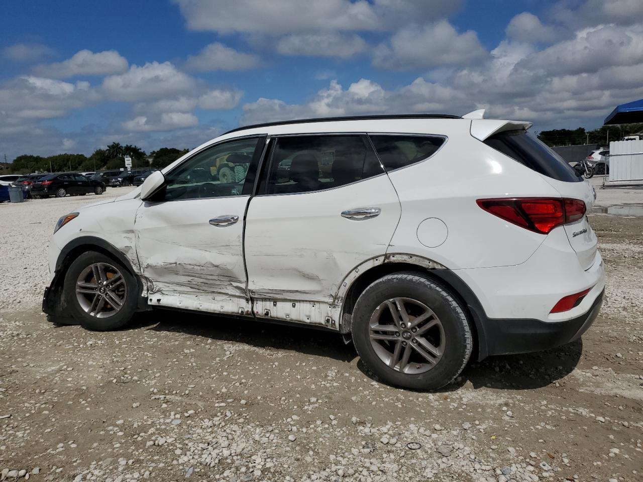 2017 HYUNDAI SANTA FE S - Image 2