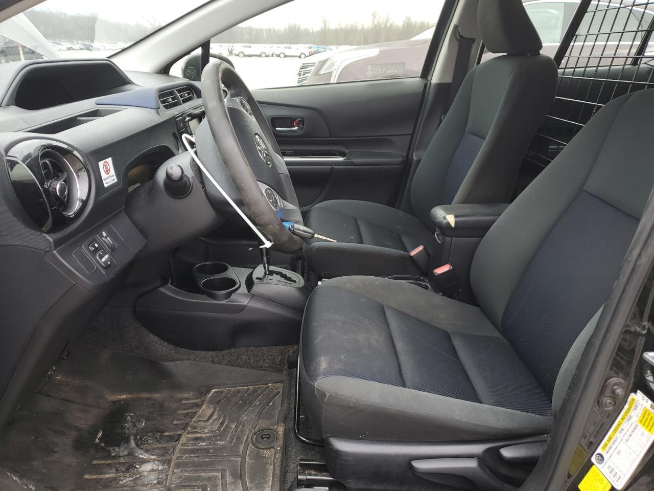 2016 TOYOTA PRIUS C - Image 7