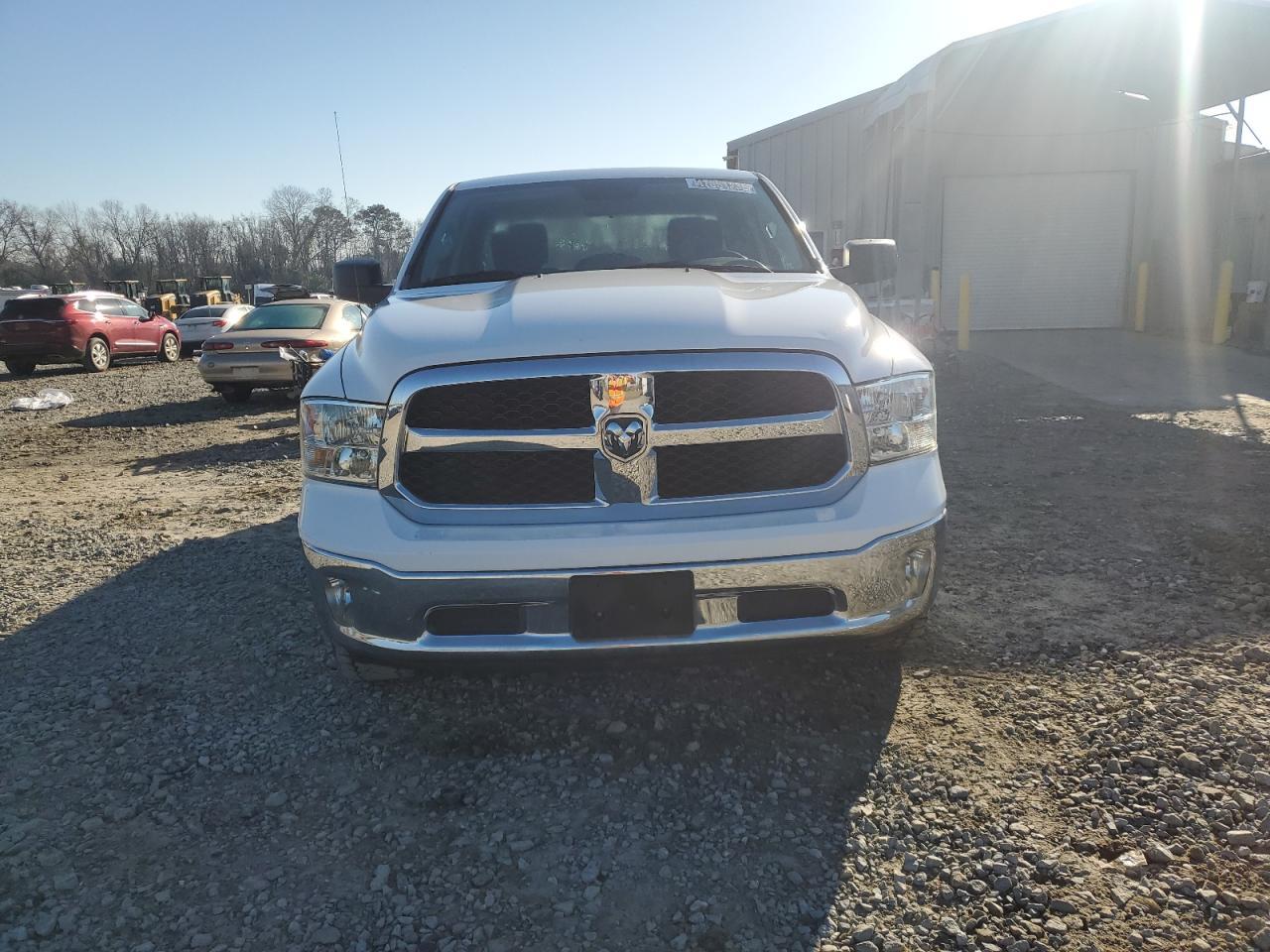 2017 RAM 1500 SLT - Image 5
