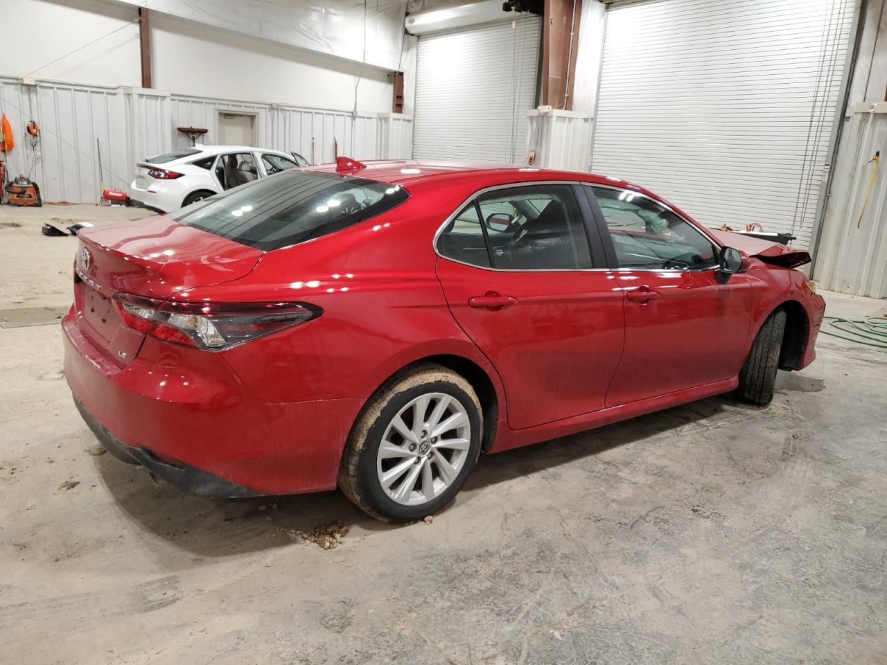 2023 TOYOTA CAMRY LE - Фото 3