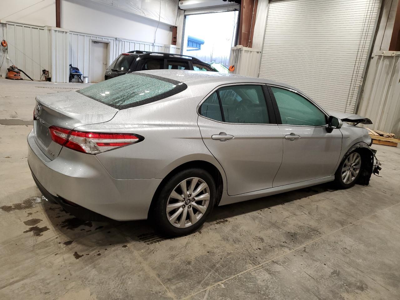 2018 TOYOTA CAMRY L - Фото 3