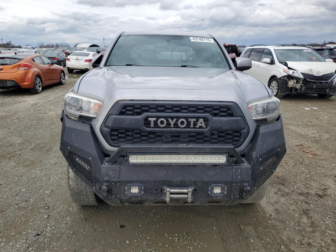 2017 TOYOTA TACOMA DOU - Фото 5