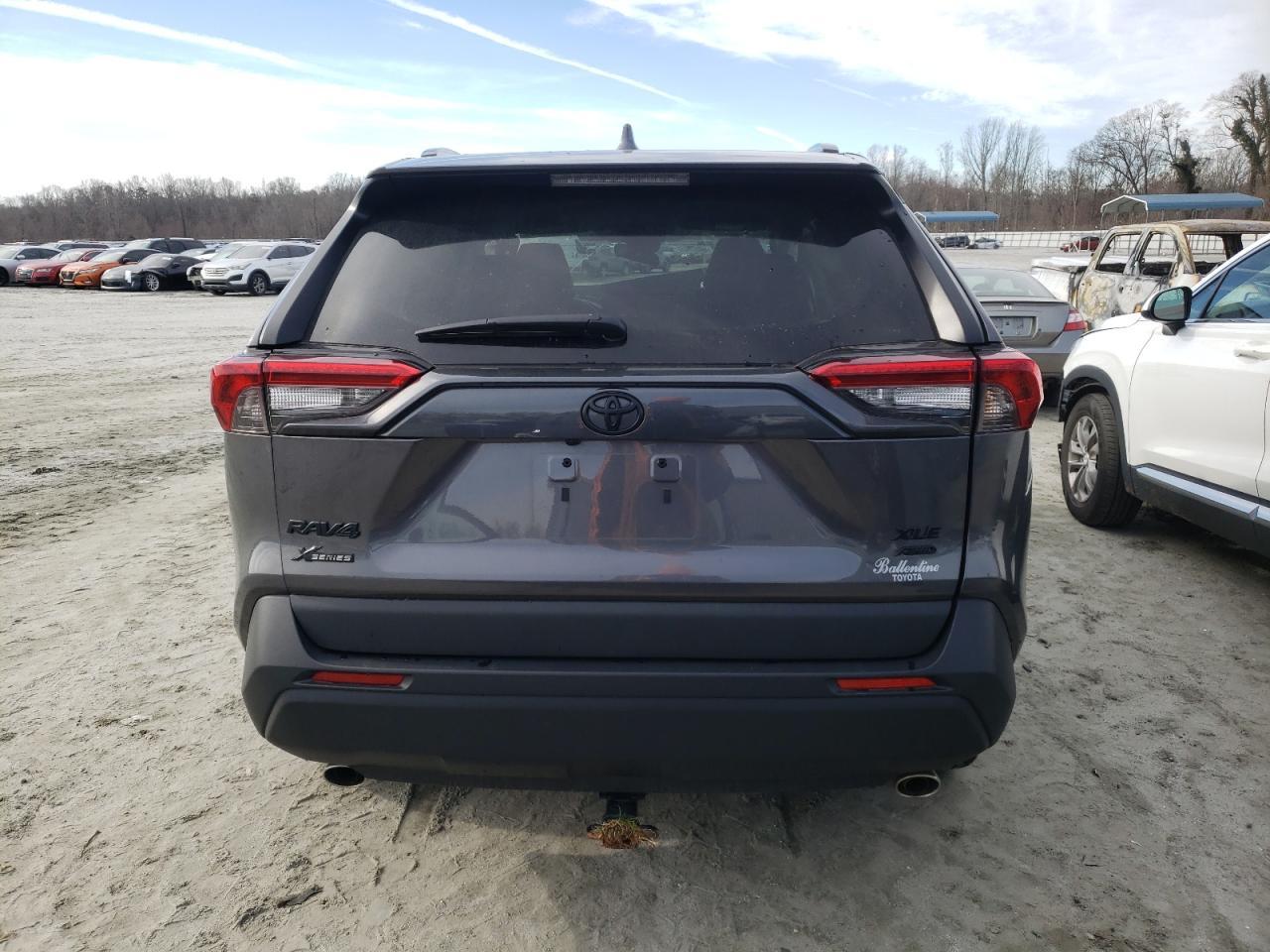 2022 TOYOTA RAV4 XLE - Фото 6