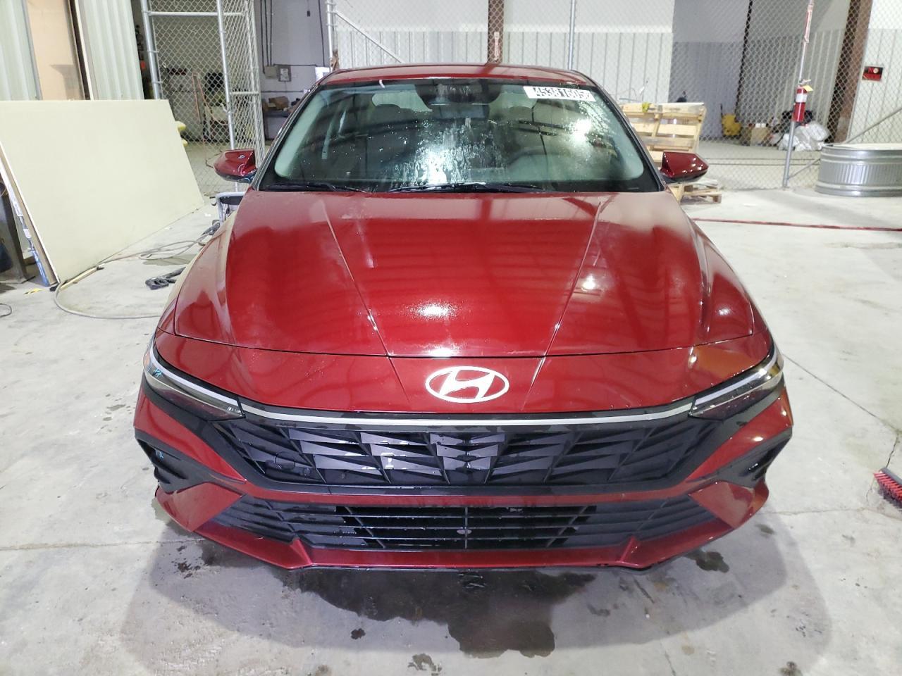 2024 HYUNDAI ELANTRA SE - Фото 5
