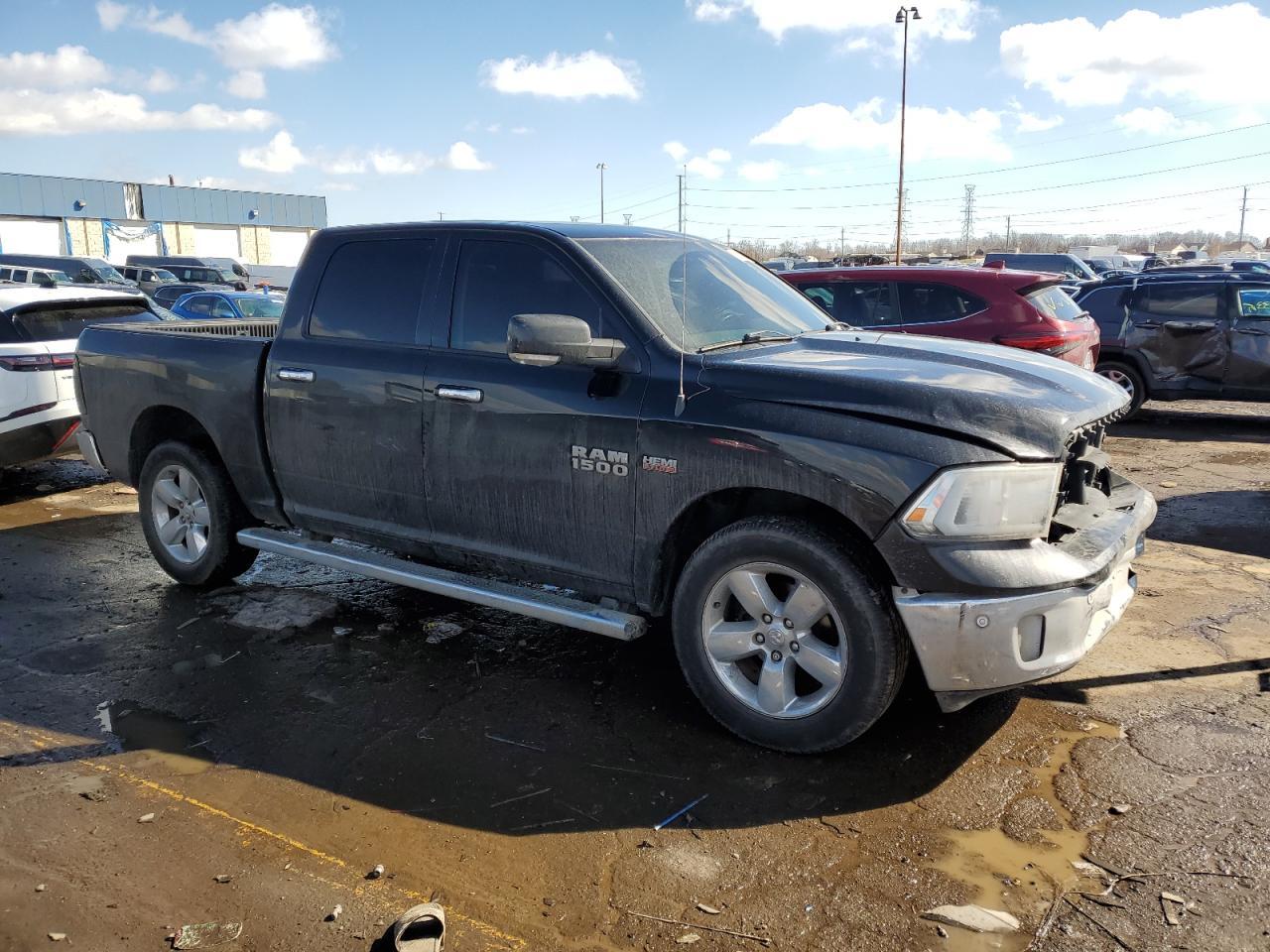 2015 RAM 1500 SLT - Image 4