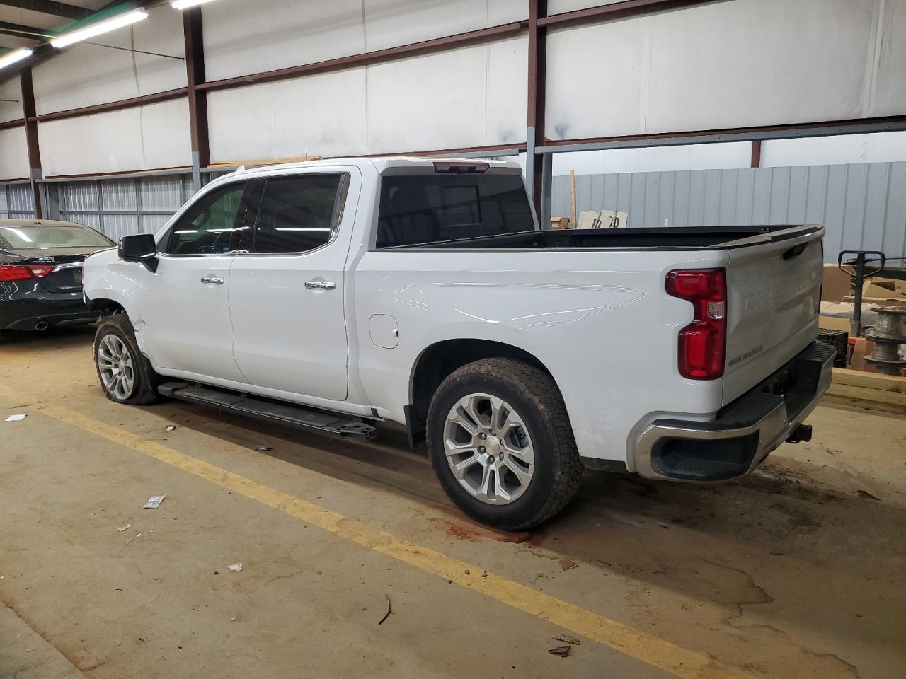 2023 CHEVROLET SILVERADO - Image 2