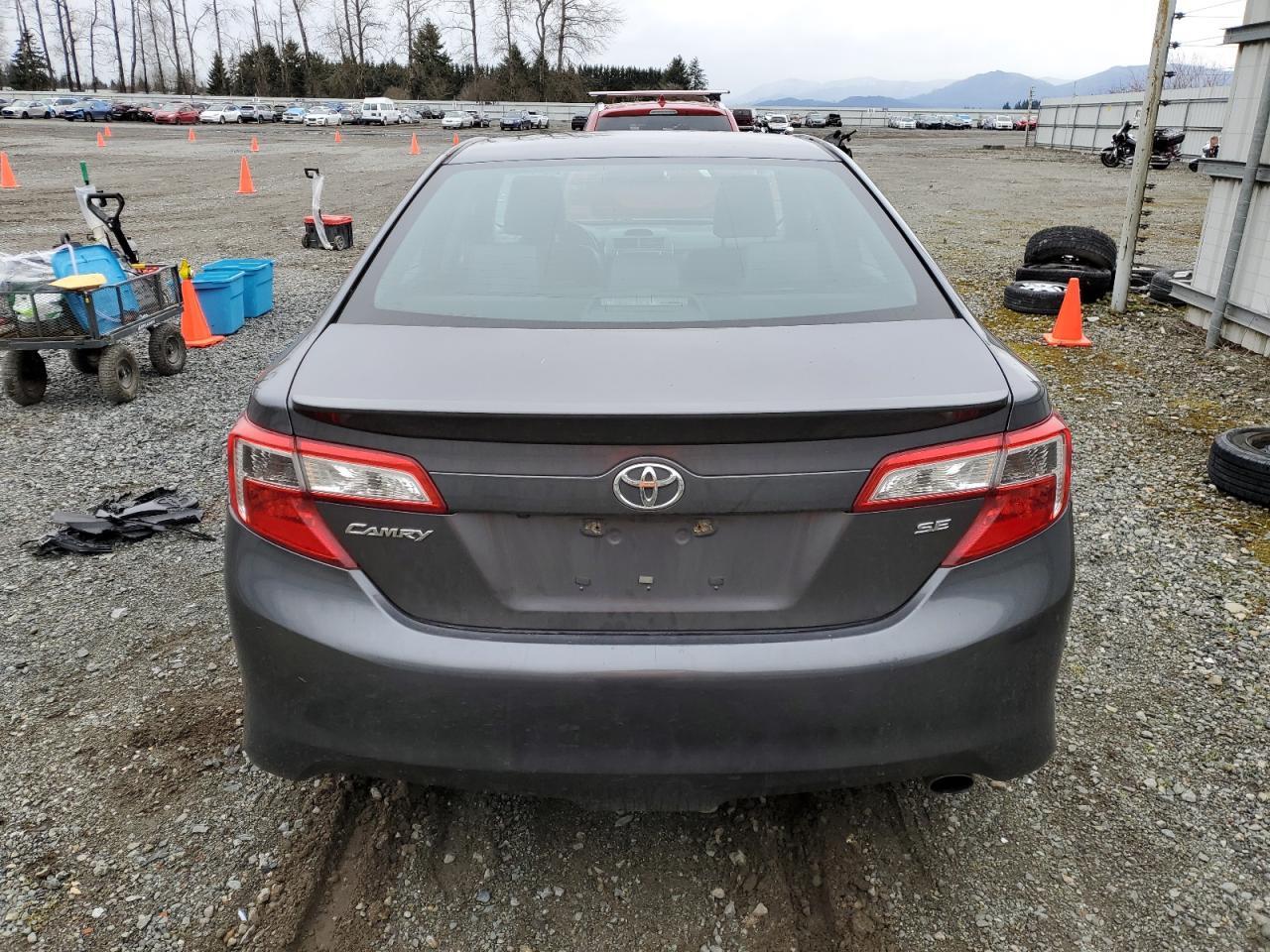 2014 TOYOTA CAMRY L - Image 6