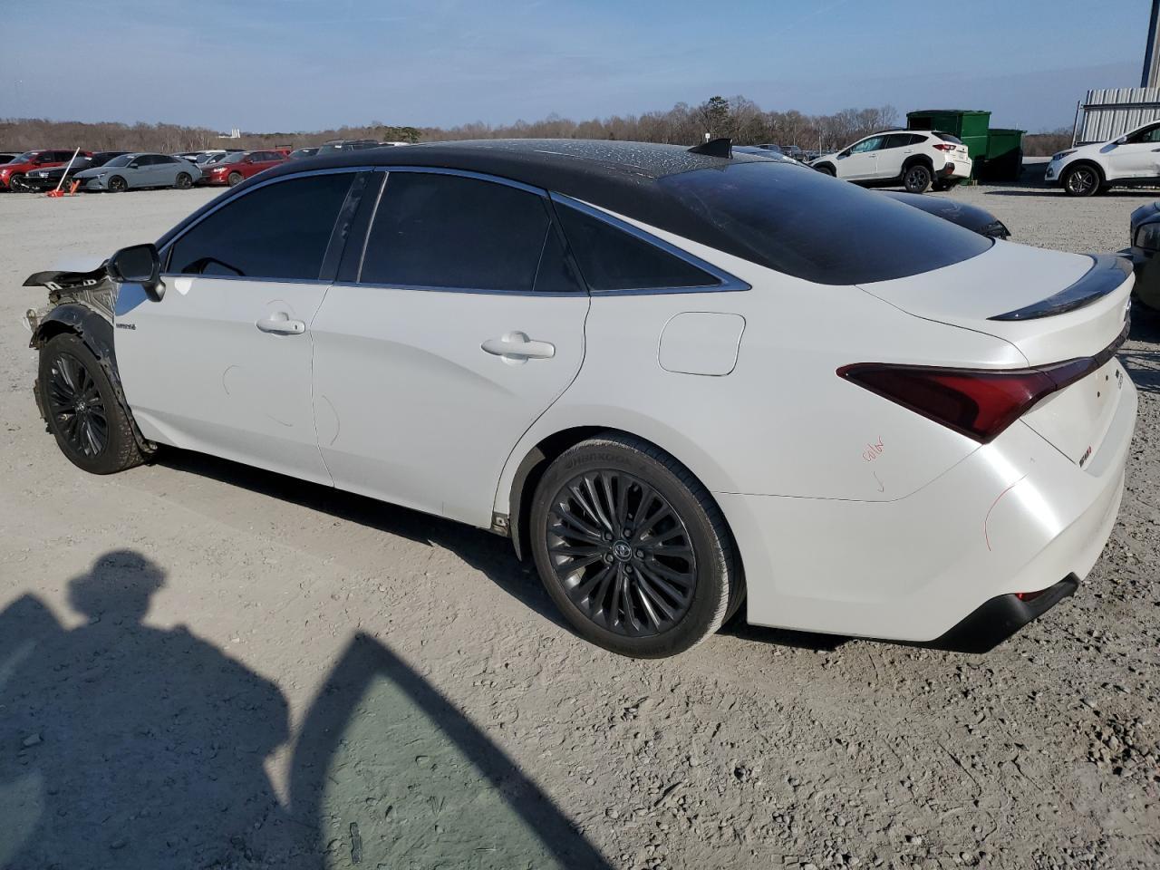 2019 TOYOTA AVALON XLE - Image 2