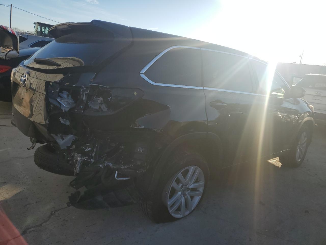 2015 TOYOTA HIGHLANDER - Фото 3