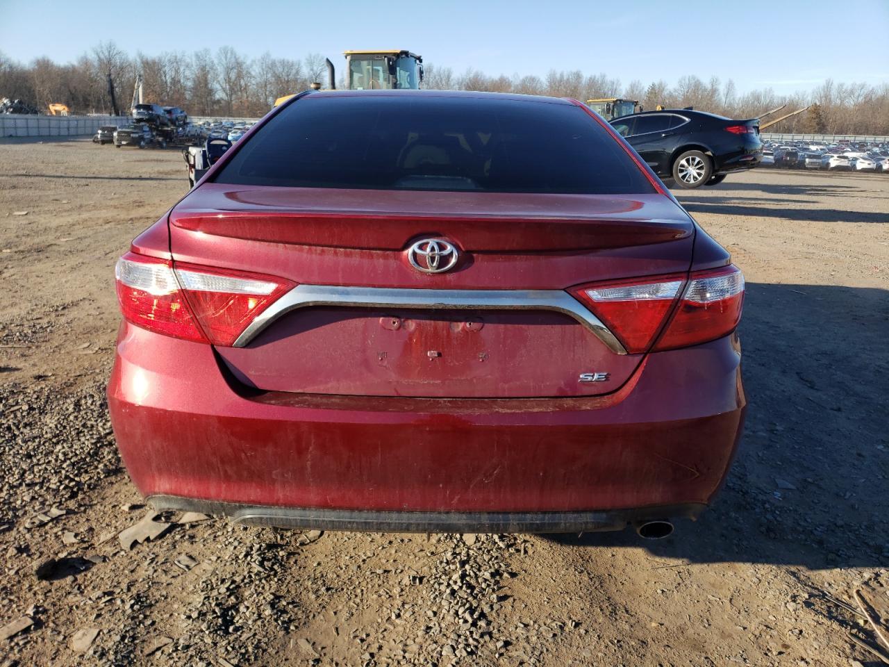 2016 TOYOTA CAMRY LE - Фото 6