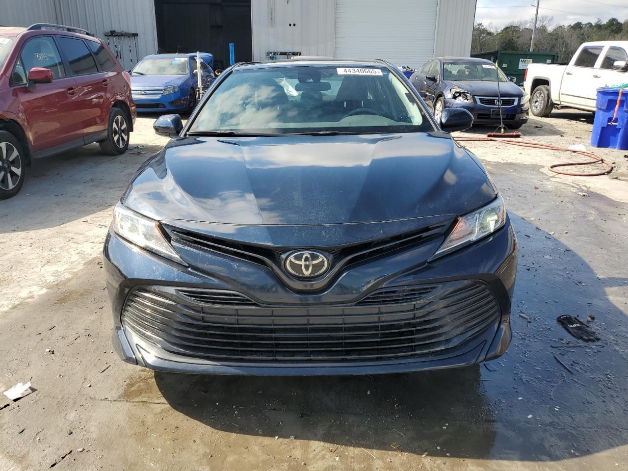 2020 TOYOTA CAMRY LE - Фото 5