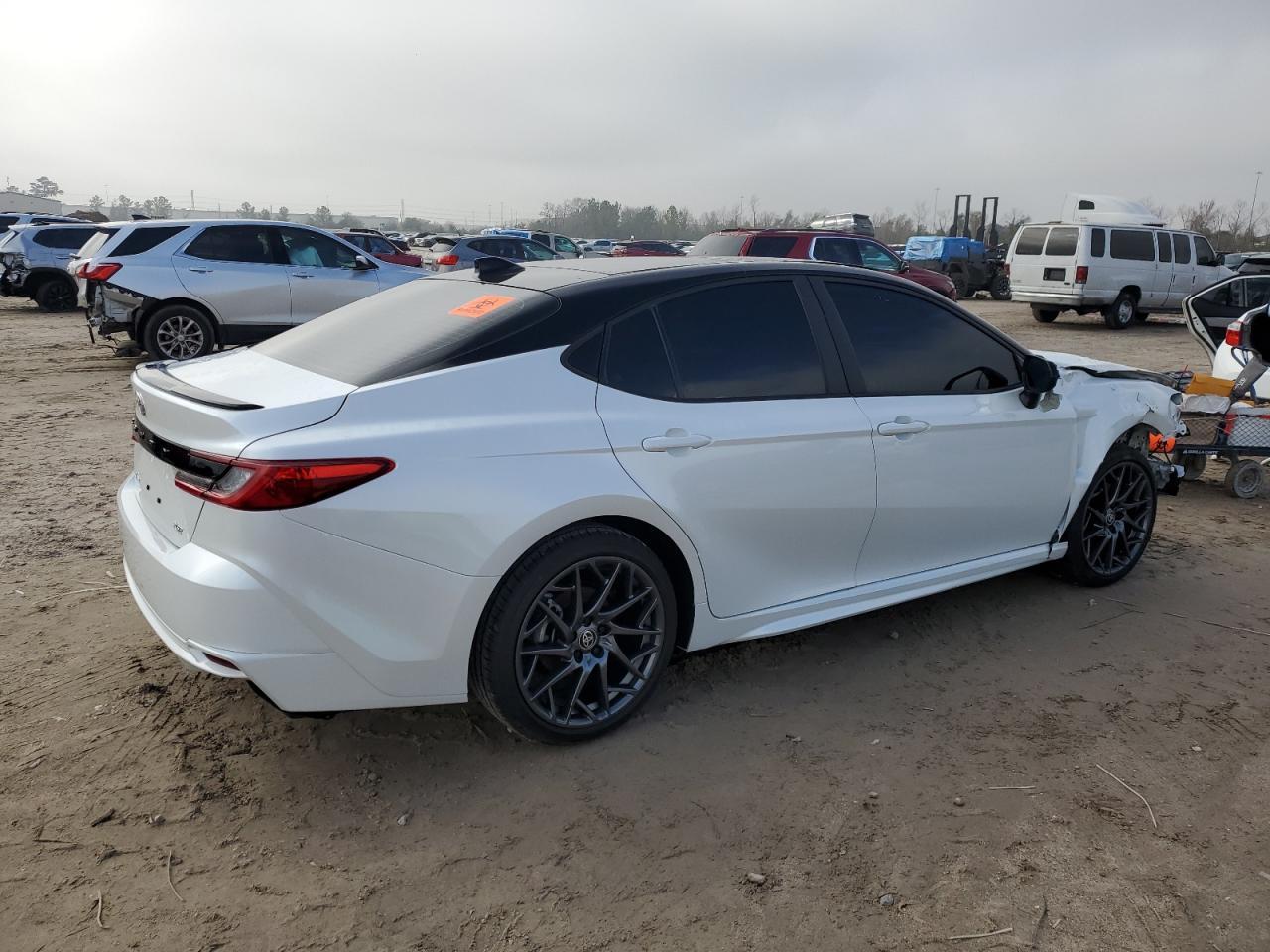 2025 TOYOTA CAMRY XSE - Фото 3